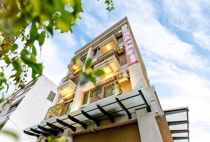 幸福加油站電梯民宿 -近東大門夜市 Hualien City Exterior photo
